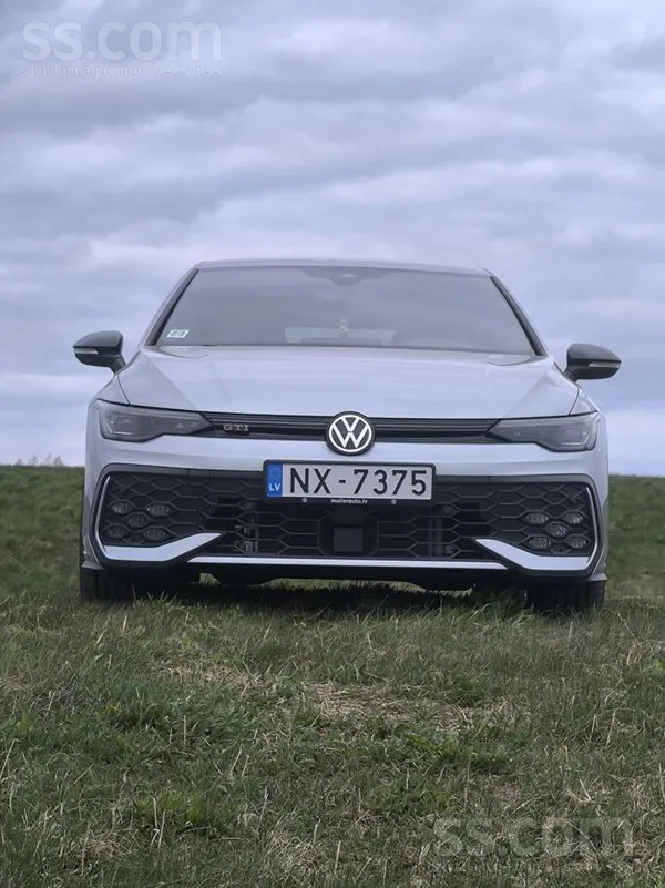 Volkswagen Golf 8 - 1