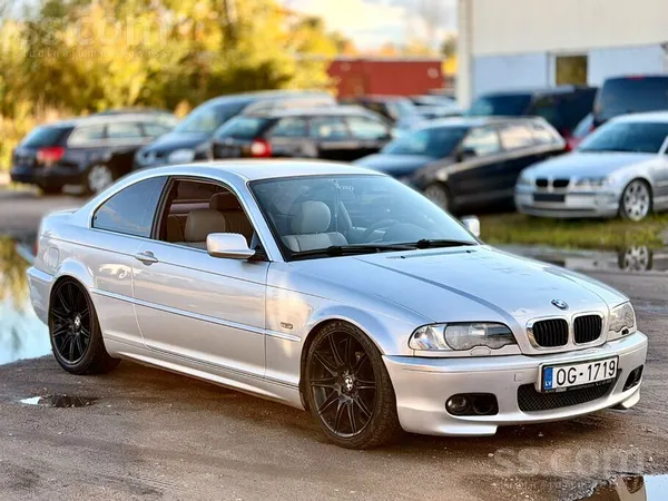 Bmw E46 kupeja, M-pack
Oriģināli 328Ci, ielikts m54b30 motors. 

Svaigi i