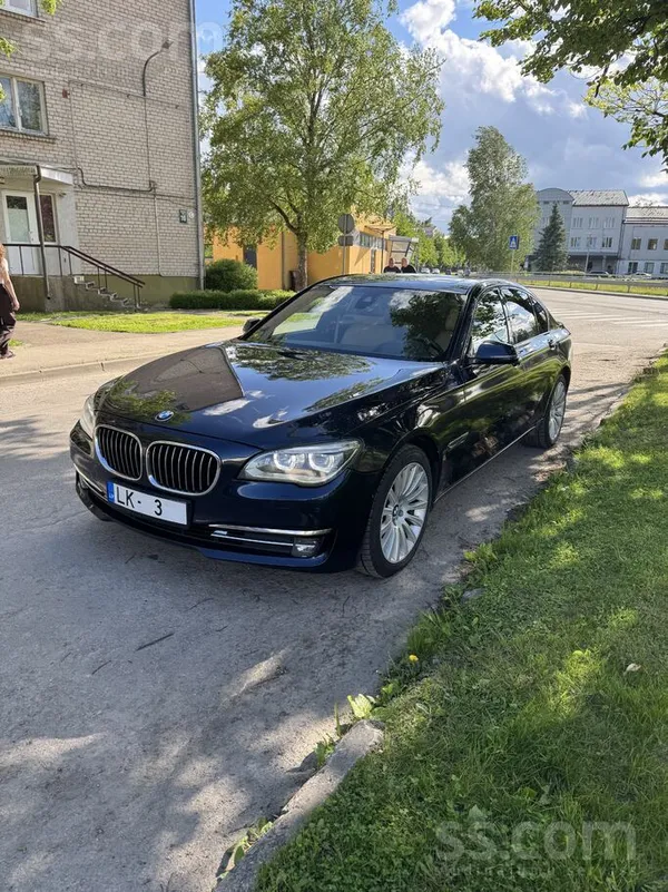 BMW 730