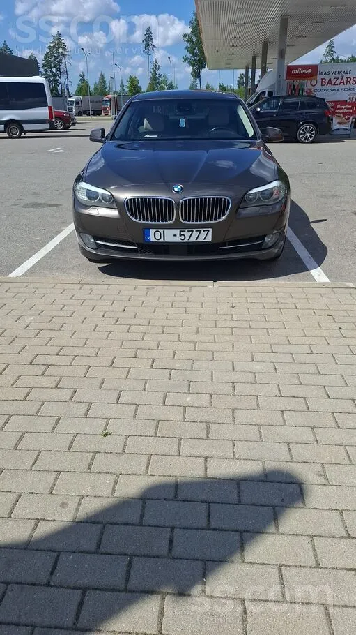 BMW 523