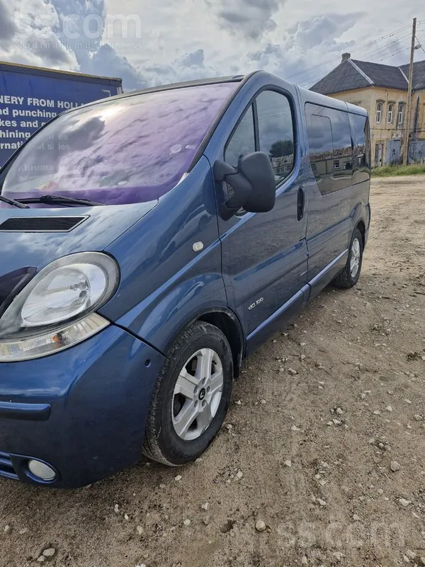 Renault Reno traffic дизель, 2005 год, 7 мест. Ухоженный с