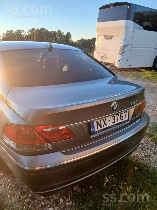 BMW 730
