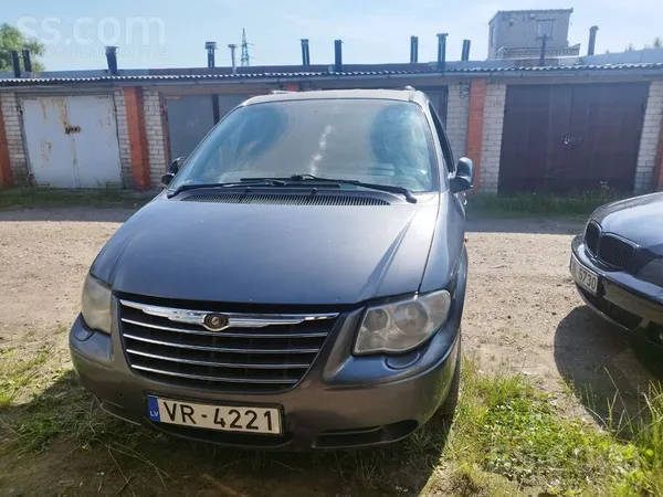 Pārdodu auto ar ātrumkārbas defektu, jauns ģenerators, akumulators , tā līdz
