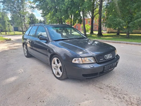 Audi Audi A4 2.8 30v quattro. Auto Latvijā nav reģistre