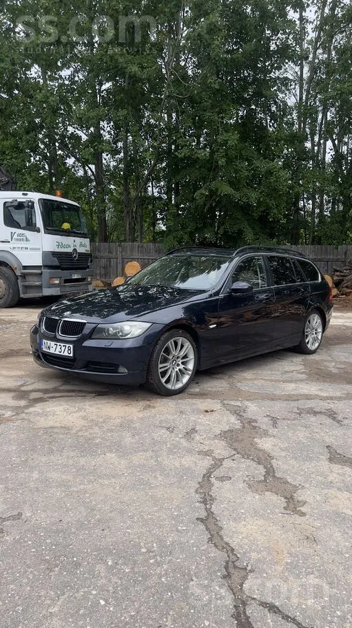 BMW 320