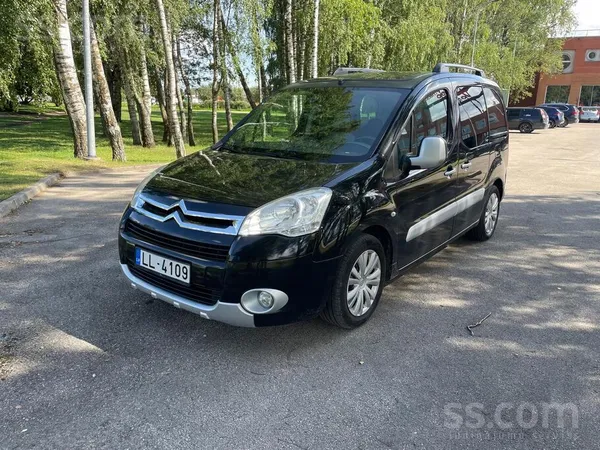Citroen Berlingo Turist 1.6d-82kw. Laba tehniska un vizuala stavokli, daudz