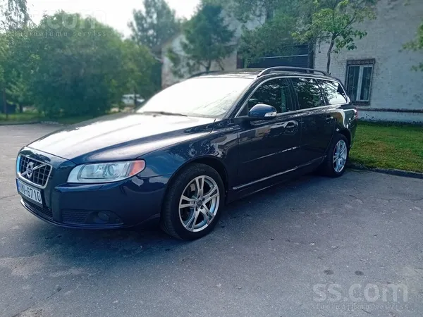 Volvo V70 - 1