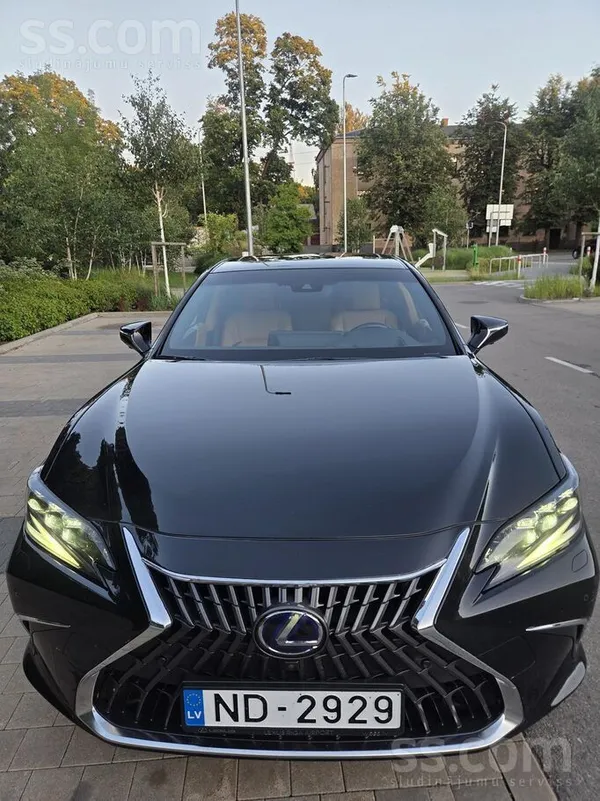 Lexus ES
