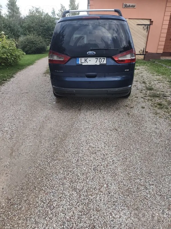 Ford Līdzi nāk ziemas riepas uz dzelzs diskiem. Cena ru