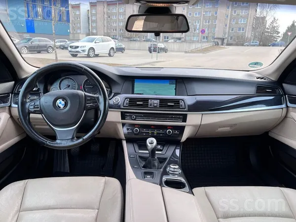 BMW Pārdod BMW F11 525 3.0d . Manuālis