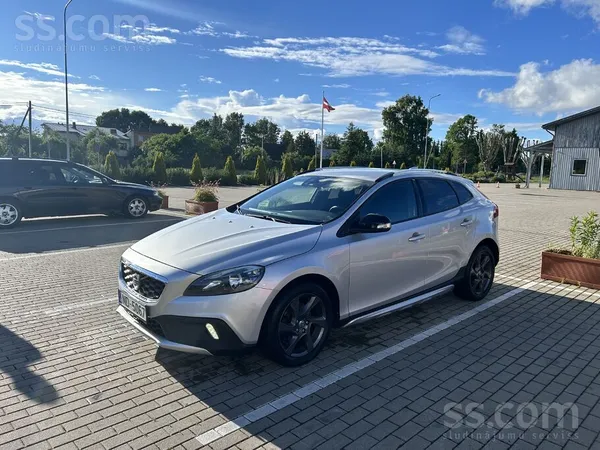 Volvo V40