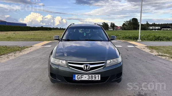 Honda Accord - 1