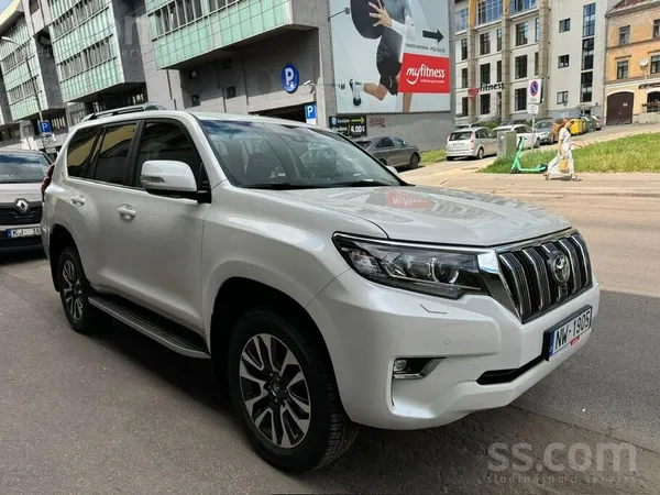 Toyota Land Cruiser - 1