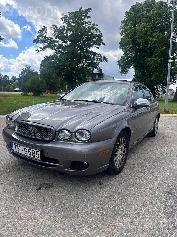 Jaguar X-Type