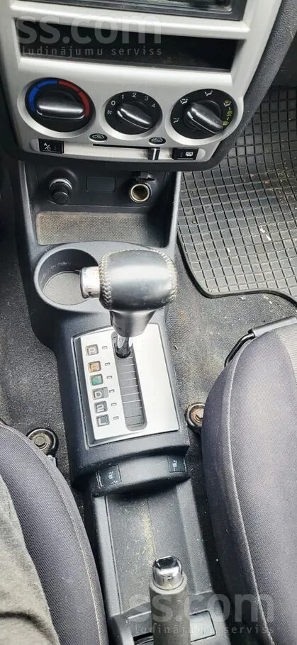 Diezgan labi saglabājies auto ar nomaksātiem nodokļiem. ...