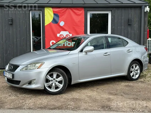 Lexus IS