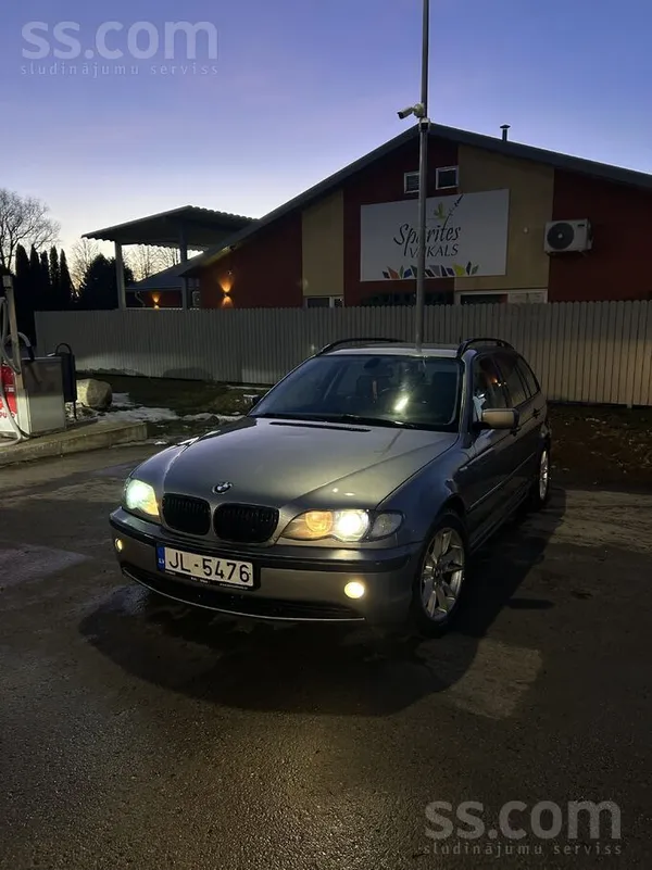 BMW 320