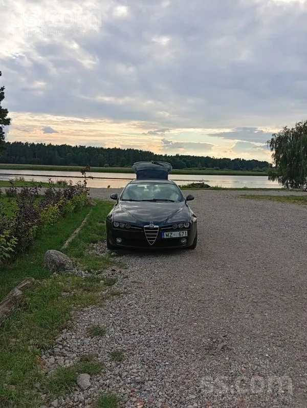 Alfa-Romeo Diemžēl sakarā ar steidzamu došanos prom no Lv esm