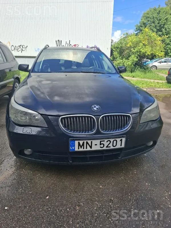 BMW 525