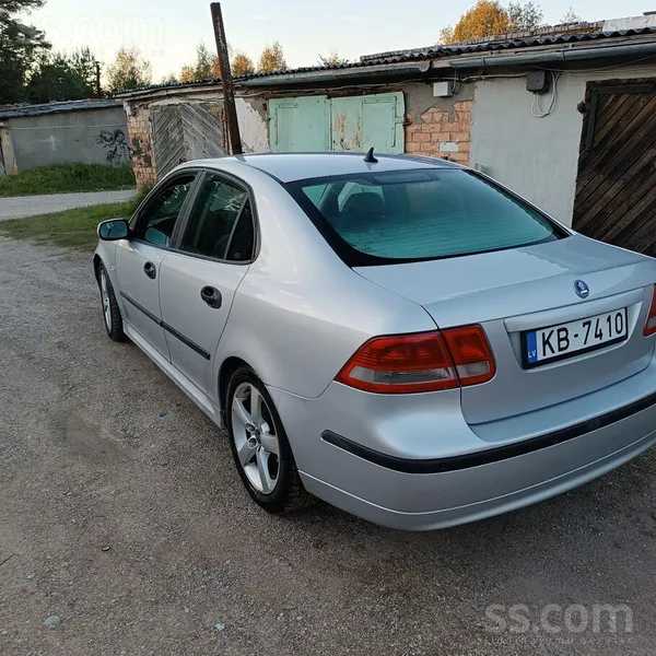 Saab Pārdodu automašīnu rezerves daļām. Ir sabojājies d