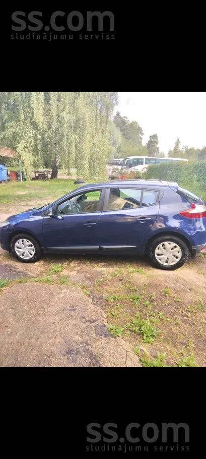 Pārdod Renault Megane 3 (2011, 1.5 dīzelis) pēc avārijas (sasistas labās pus