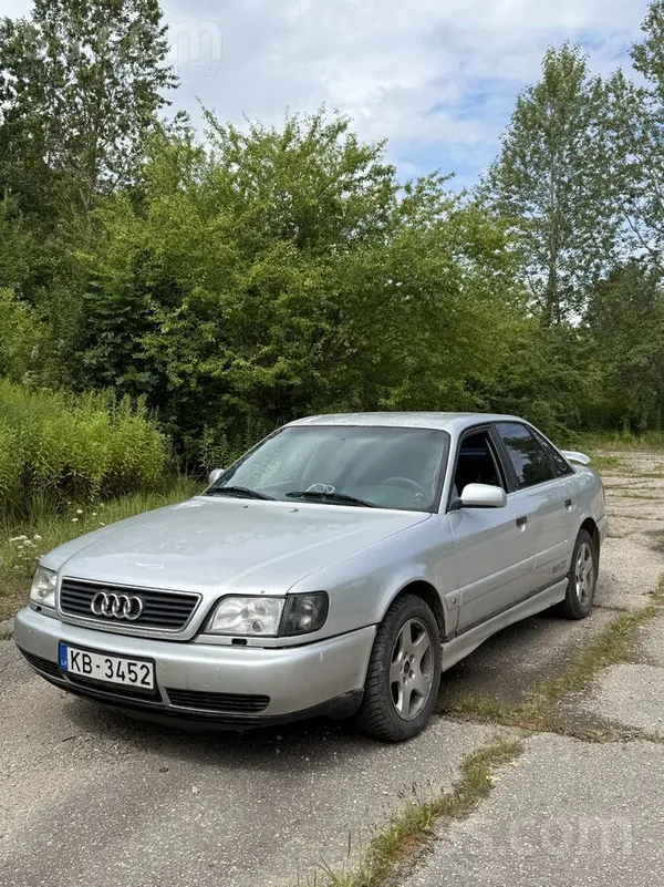 Audi 100