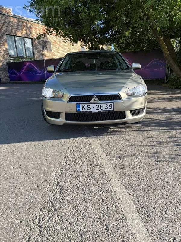 Mitsubishi Продаётся Mitsubishi Lancer 1.5 газ/бензин, автома