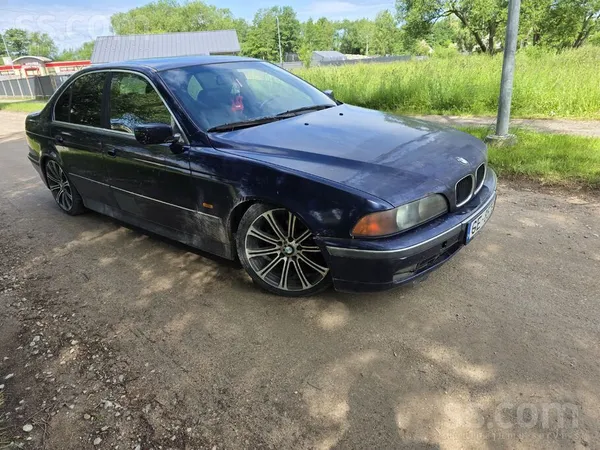 BMW 528