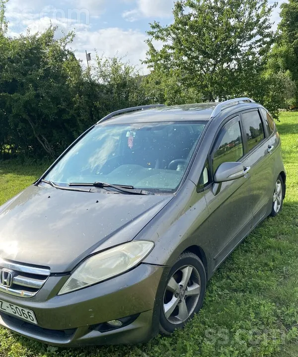 Pārdodu sagurušu Hondu Fr-V 1.8 benzīns - gāze . Jāmetina un kautkas ar kond