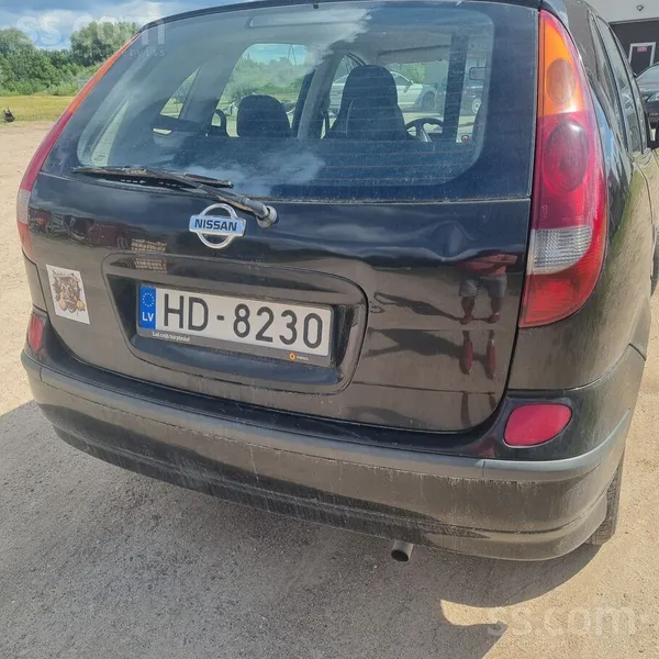 Nissan Almera Tino