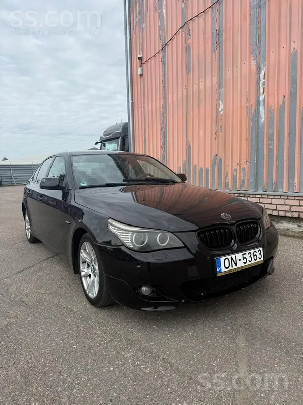 BMW 525