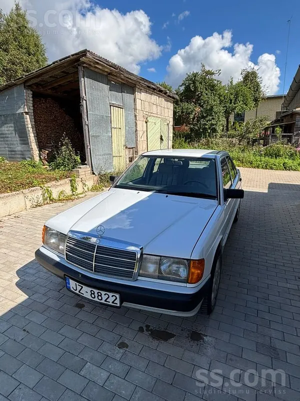 Mercedes 190 1991, 1.9D dīzelis, Automāts, Sedans, Balts — Latvijā