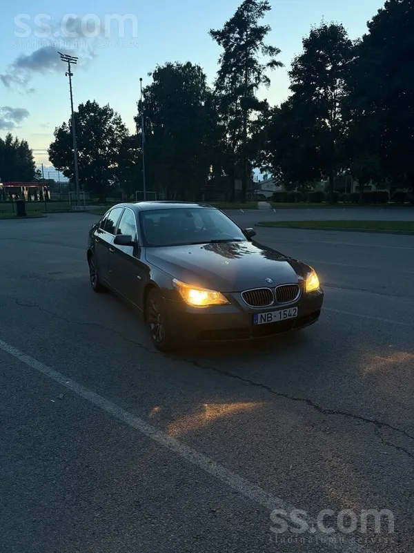 BMW 525
