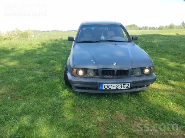 BMW 525
