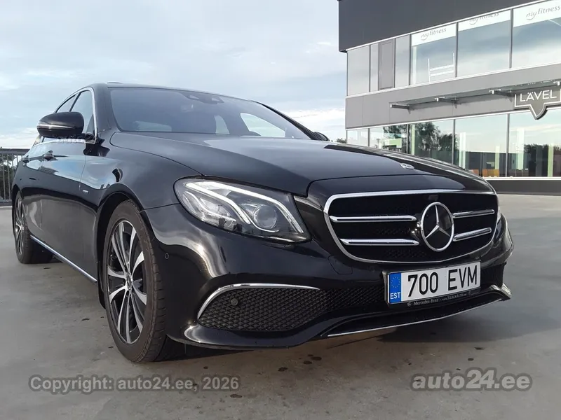 Mercedes-Benz E 220 - 1
