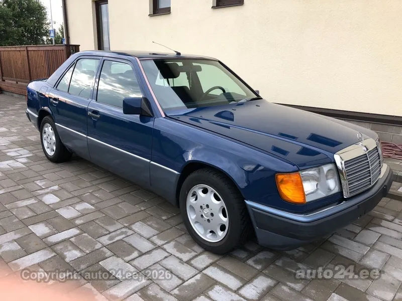 Mercedes-Benz E 200 - 1