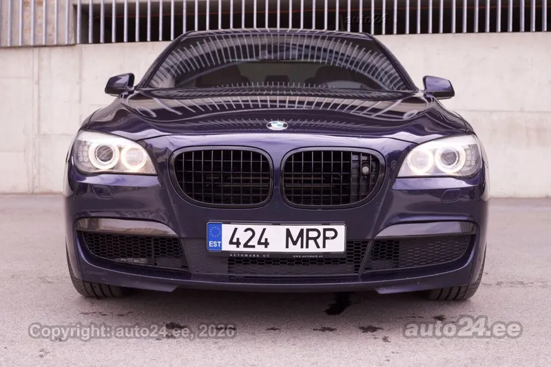 BMW 750 - 1
