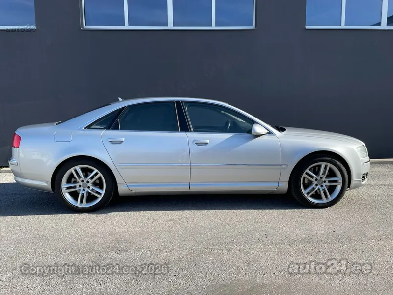 Audi A8 - 1