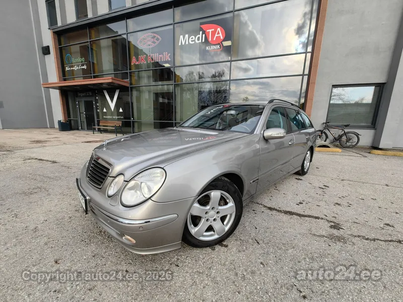 Mercedes-Benz E 320 - 1