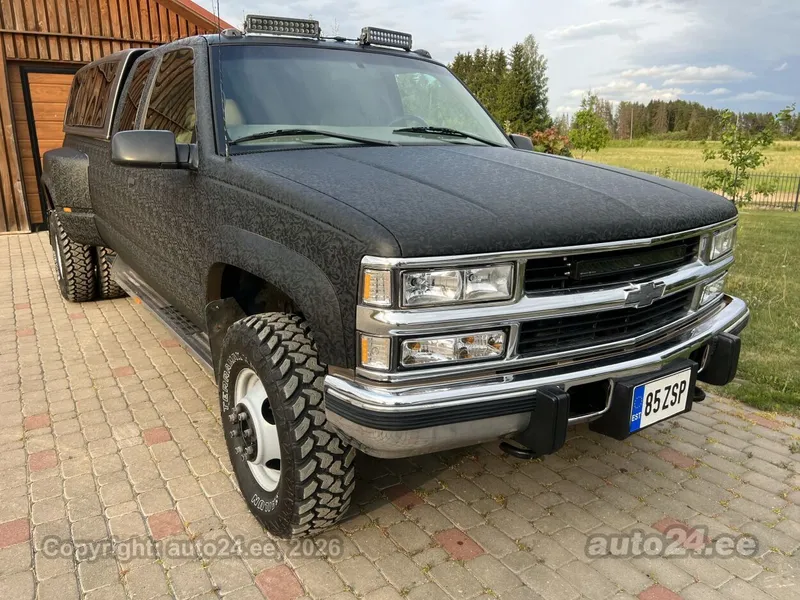 Chevrolet Silverado - 1