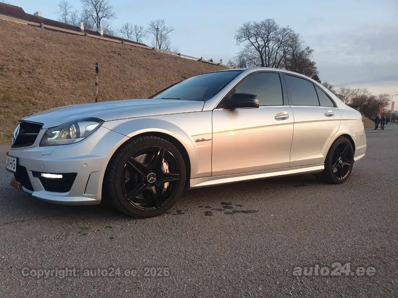 Mercedes-Benz C 63 AMG - 1