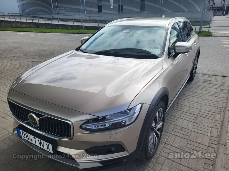 Volvo V90 Cross Country - 1