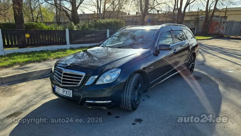 Mercedes-Benz E 300 - 1