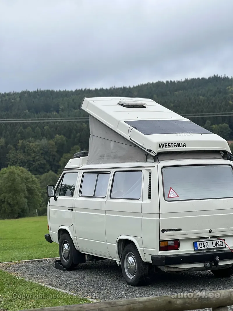 Volkswagen Multivan - 1