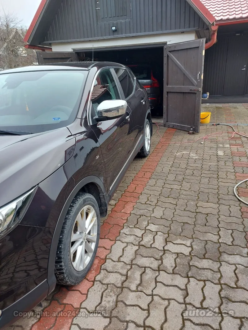 Nissan Qashqai - 1