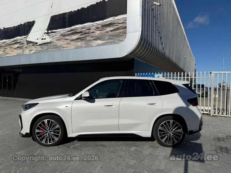 BMW BMW iX1