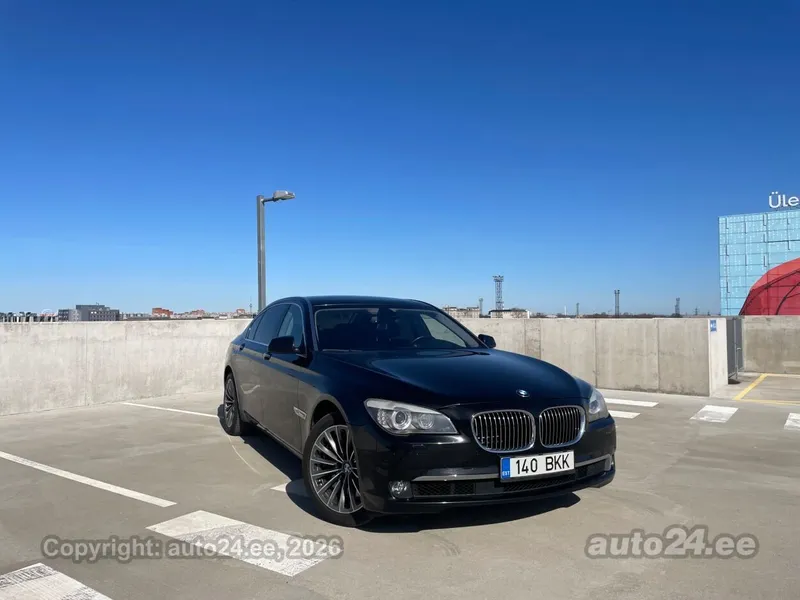 BMW 750 - 1