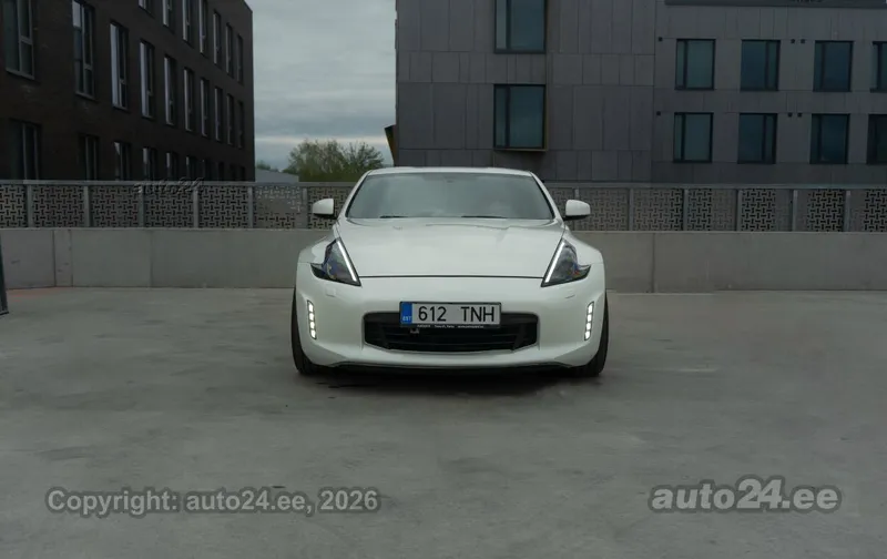 Nissan 370Z - 1
