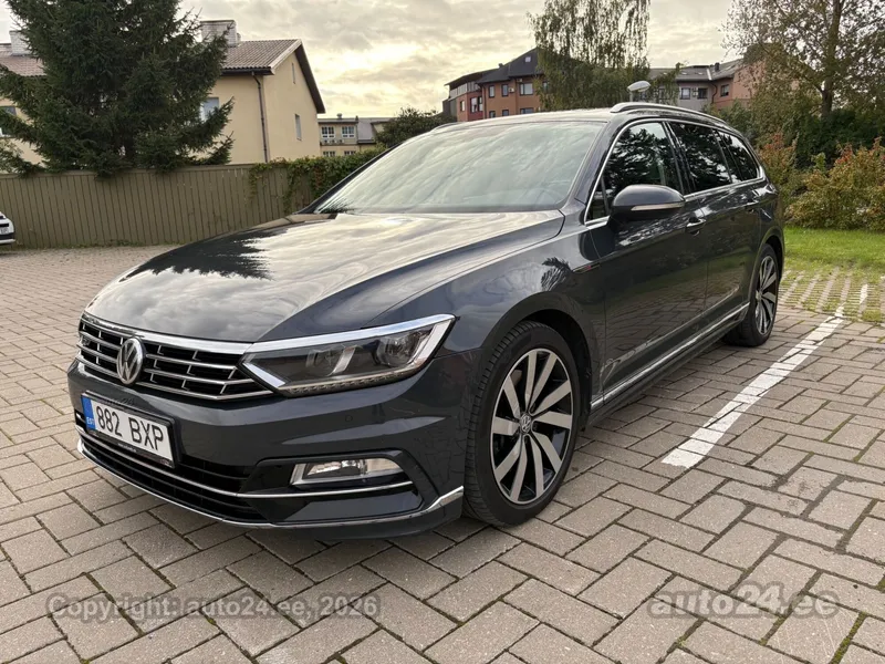 Volkswagen Passat - 1