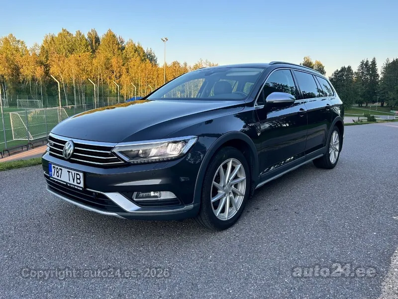 Volkswagen Passat - 1